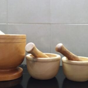 Có nên dùng chày cối giã bằng gỗ không?